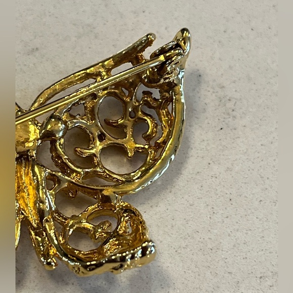 Gold Butterfly Brooch - Picture 5 of 5
